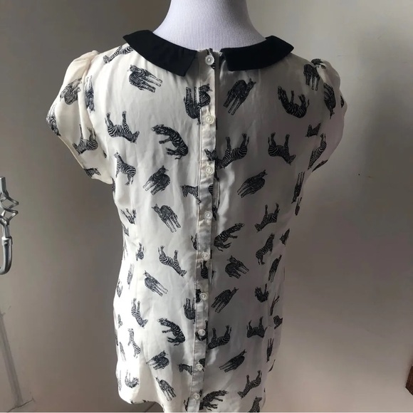 Cute Zebra Blouse Size Medium - Picture 3 of 6